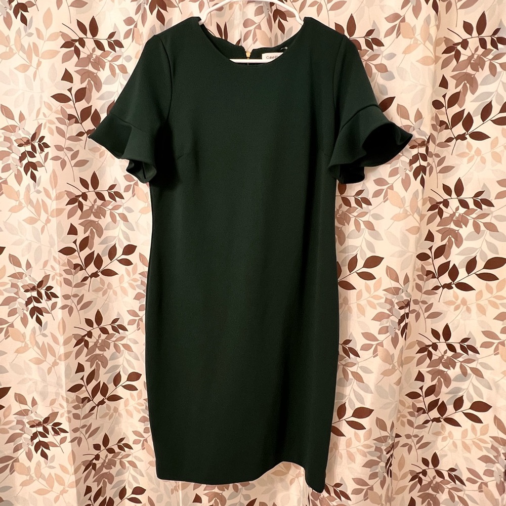 Midi dress. Formal dress. Calvin Klein 💚